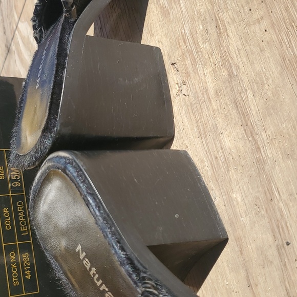 Like new! Naturalizer cowhide & leather mules - Picture 4 of 10